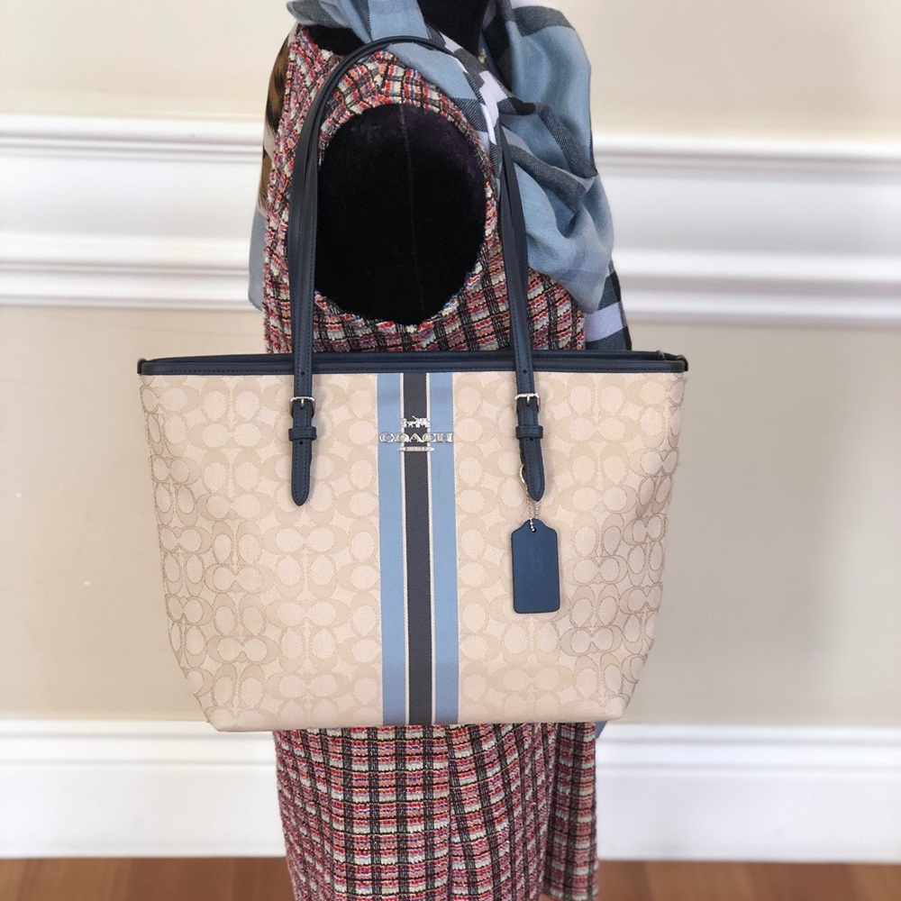 NWT Coach Signature city zip tote&LG wallet - Picture 7 of 8